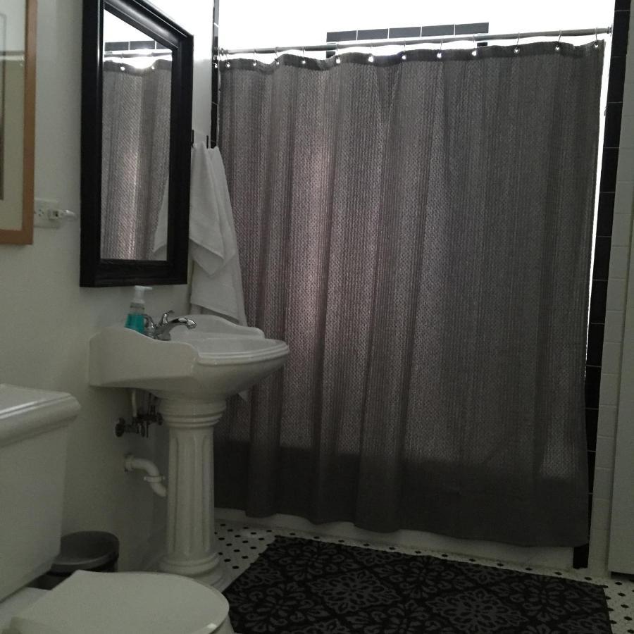 Oak Park Beauties - Tree Lined Streets - Walkable Apartment ภายนอก รูปภาพ